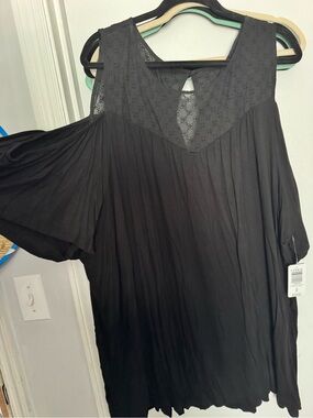 Black Cold-Shoulder Eyelet Yoke Tunic Top Torrid